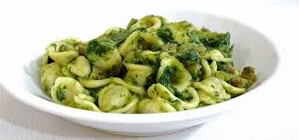 Orecchiette con broccoli e pomodorini
