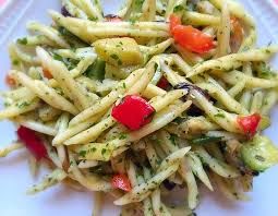 Trofie all'Ortolana con scaglie di pecorino