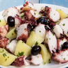 Insalata di piovra con patate e olive nere