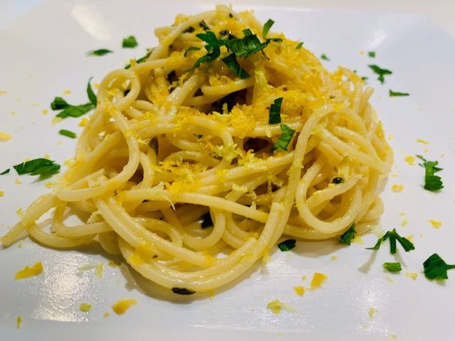 Spaghetti alla chitarra bottarga e limone