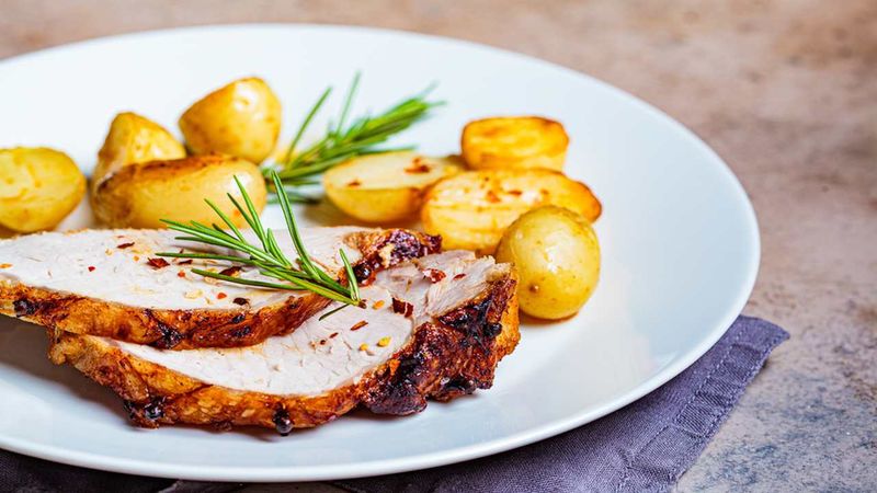 Arista di maiale al forno con patate al forno