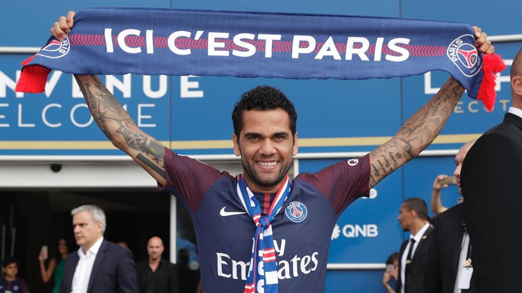 Dani Alves takes shots at Manchester City and Pep Guardiola Dani Alves takes shots at Manchester City and Pep Guardiola