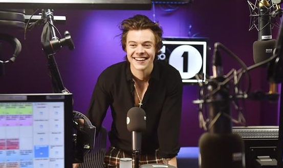 Harry Styles' debut solo single breaks the internet