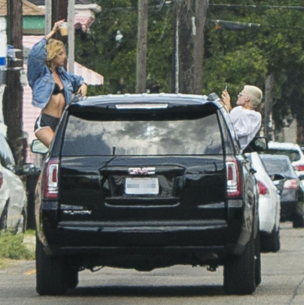 Kristen Stewart & Stella Maxwell Sexy, Death-Defying Photo Shoot