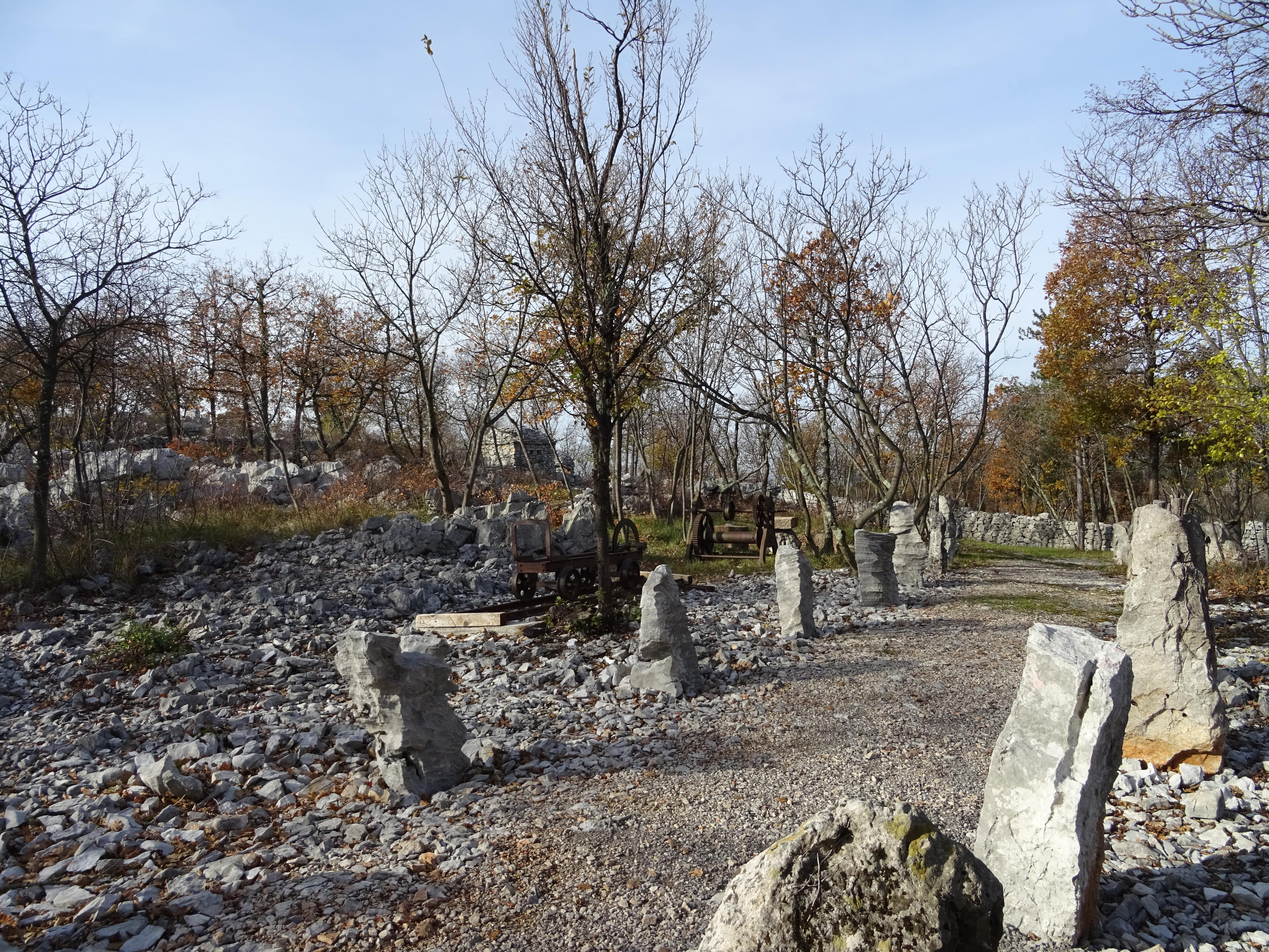 Mhikes škaljunk Lupinc Park Vestiges De La Grande Guerre - 