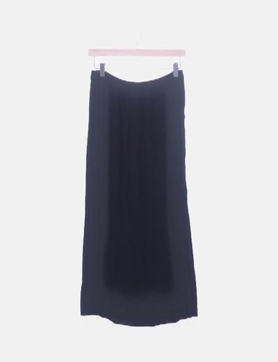 Falda larga negra con aberturas