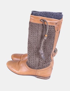 Botas de piel y serraje camel troqueladas Pepe Jeans