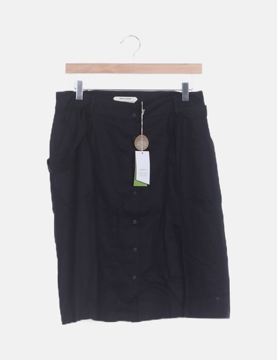 Falda midi negra abotonada