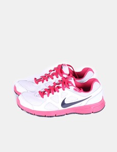Zapatillas blancas y rosas Nike