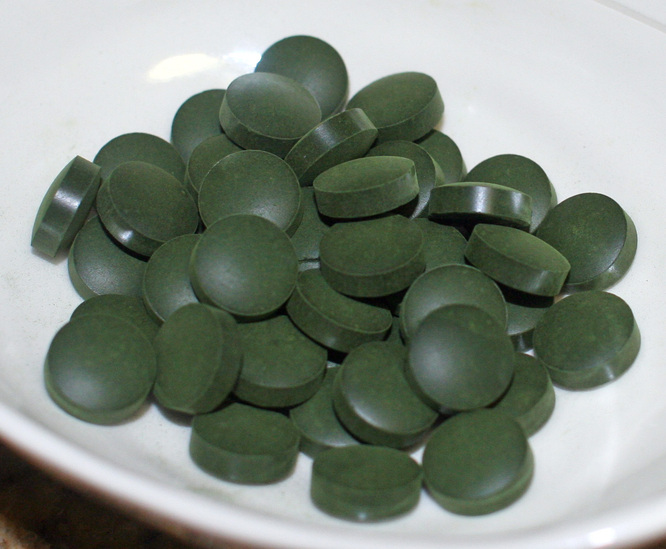 Spirulina_tablets.jpg