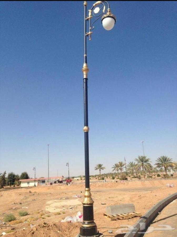 اعمدة انارة ديكورية وقواعد خرسانية