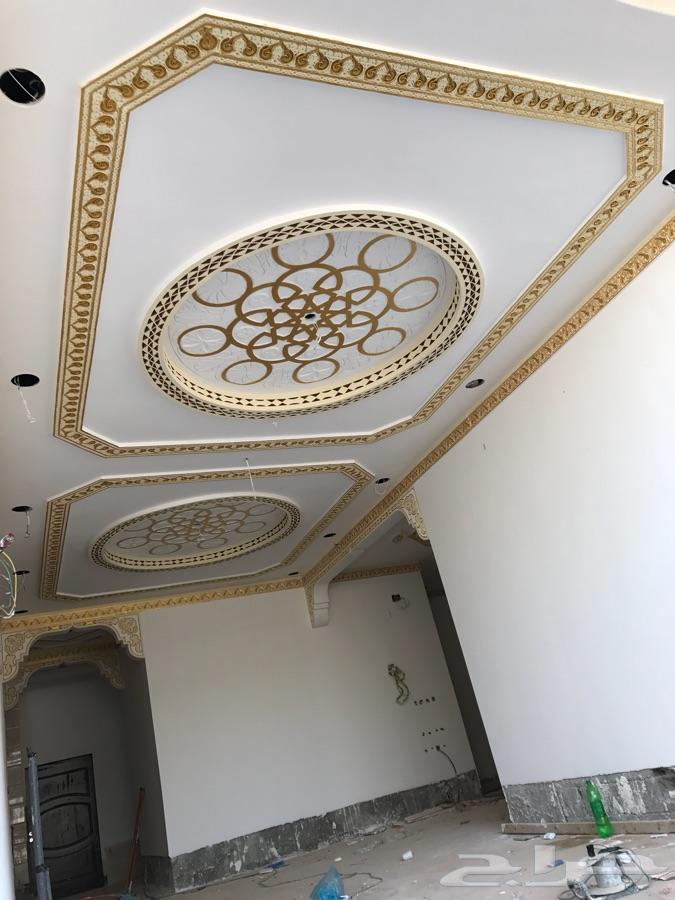 عمارة تجارية مكونة من خمسة أدوار بصامطة