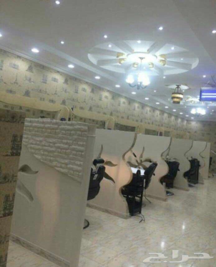 صالون حلاقة رجالي للتقبيل