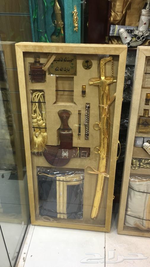 اطقم وهدايا متنوعه من بشوت وسيوف