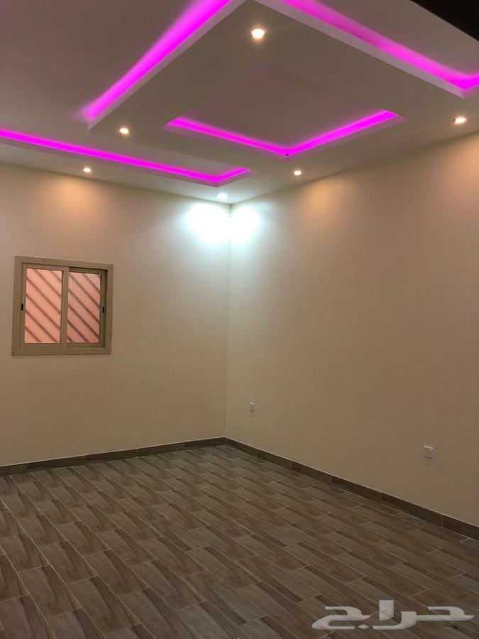 للبيع دور ارضي تأسيس دورين حي الجبل حائل