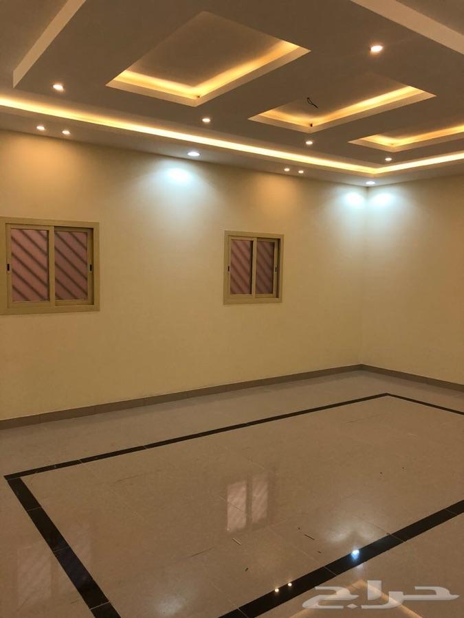 للبيع دور ارضي تأسيس دورين حي الجبل حائل