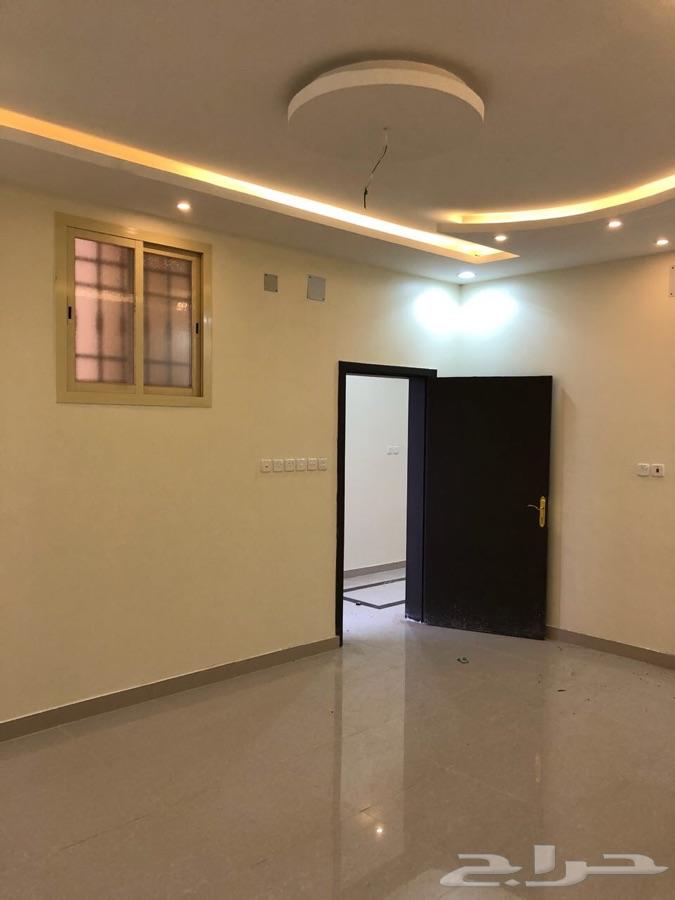 للبيع دور ارضي تأسيس دورين حي الجبل حائل