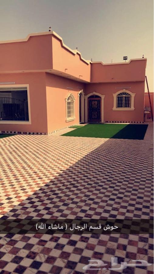 استراحة الجوري بالعقيق يتوفر مسبح وملعب