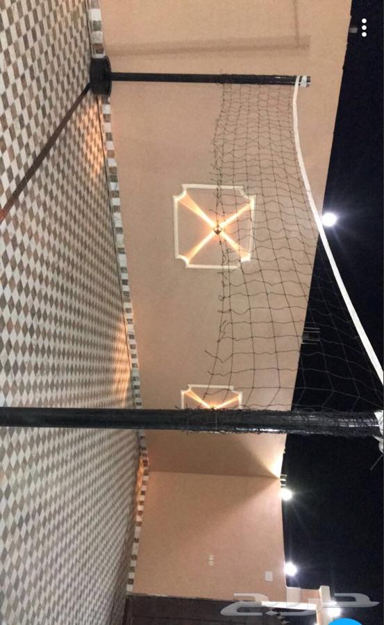 استراحة الجوري بالعقيق يتوفر مسبح وملعب