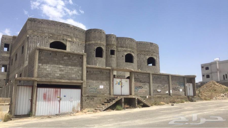 المحالة(ابها)فيلا عظم وثلاث شقق وبدروم