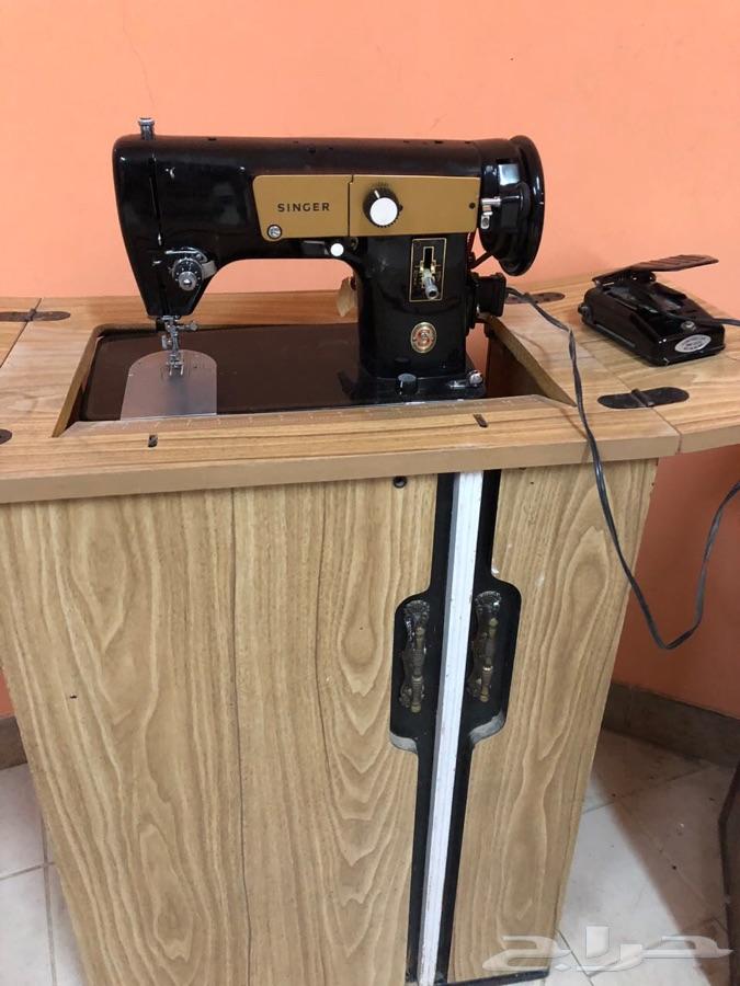 مكينة خياطة سنجر ومكينة تطريز جوكي جديده