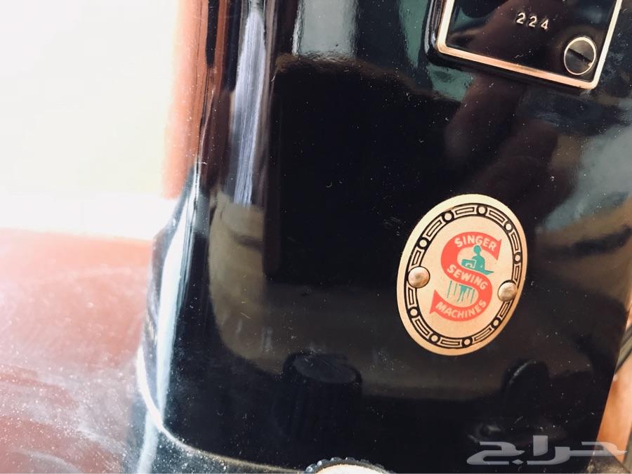 مكينة خياطة سنجر ومكينة تطريز جوكي جديده