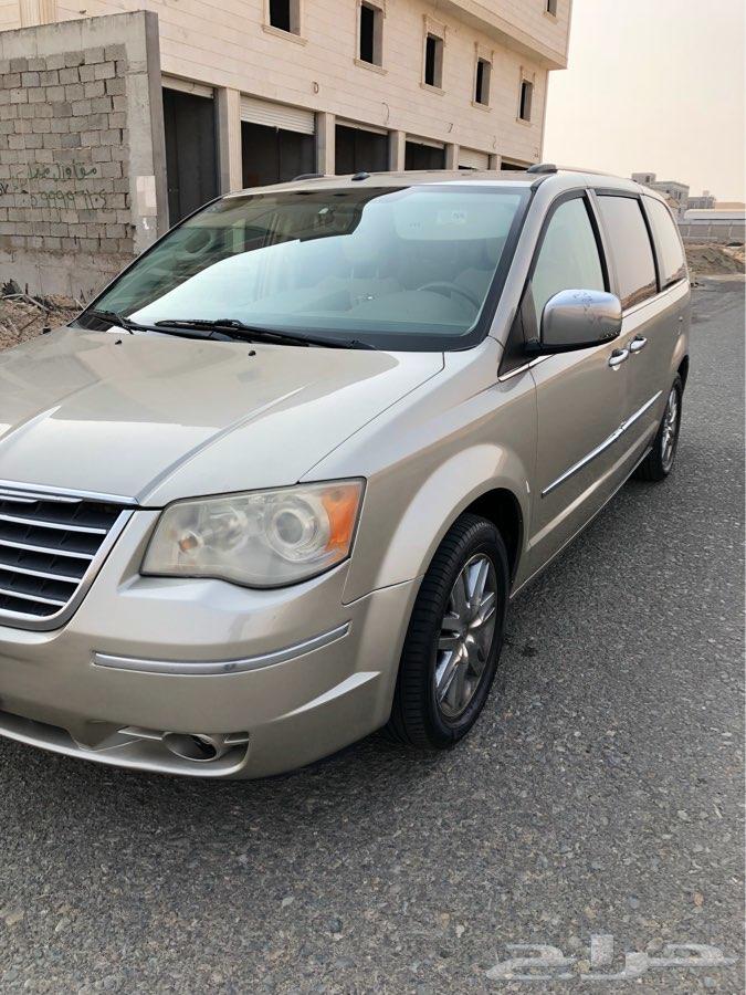 للبيع سيارة عائلية 7 أشخاص
