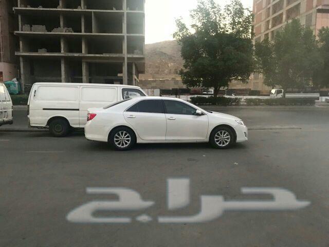 للبيع كامري 2015 فل كامل نظيفه جدا