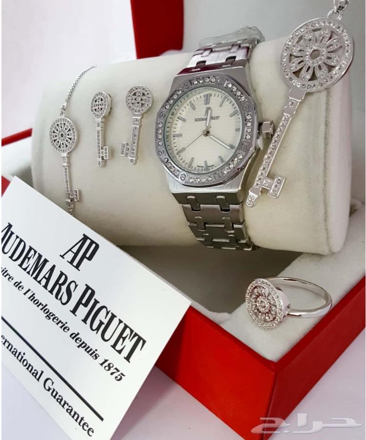 اطقم ساعات نسائيه ماركات عديده