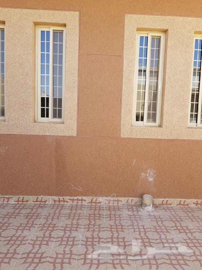 فلتين روف مع شقق أرضيه موقع مميز حى الملك فهد