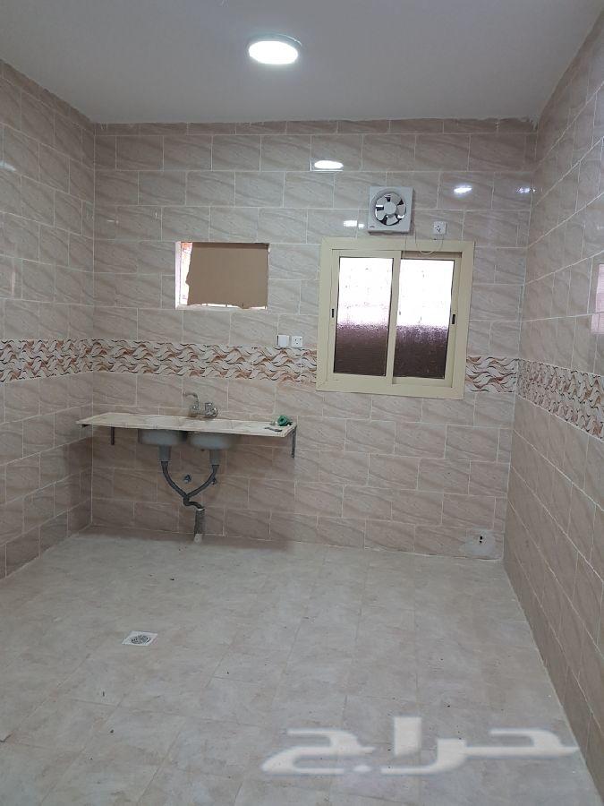 للبيع عماره سكنيه 4 شقق جديدة بمليون و200 ألف