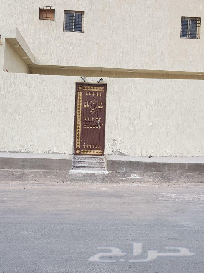 للبيع عماره سكنيه 4 شقق جديدة بمليون و200 ألف