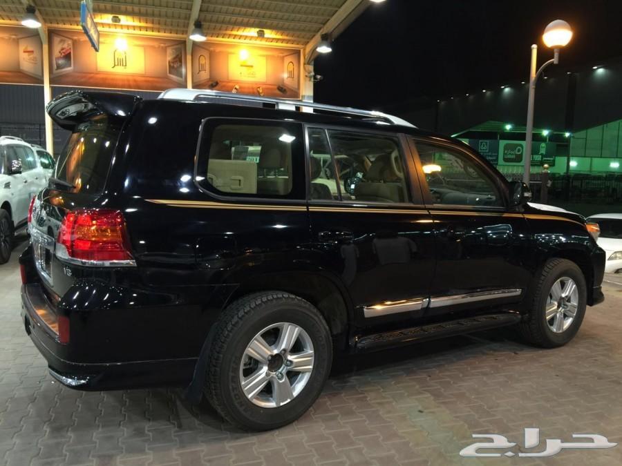 لاندكروزر 2015 GX-R اسود للتنازل