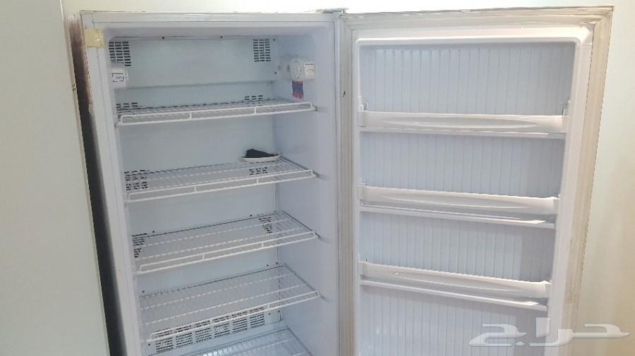 للبيع ثلاجه نظيفة وتتحول إلى فريزر أو ثلاجة