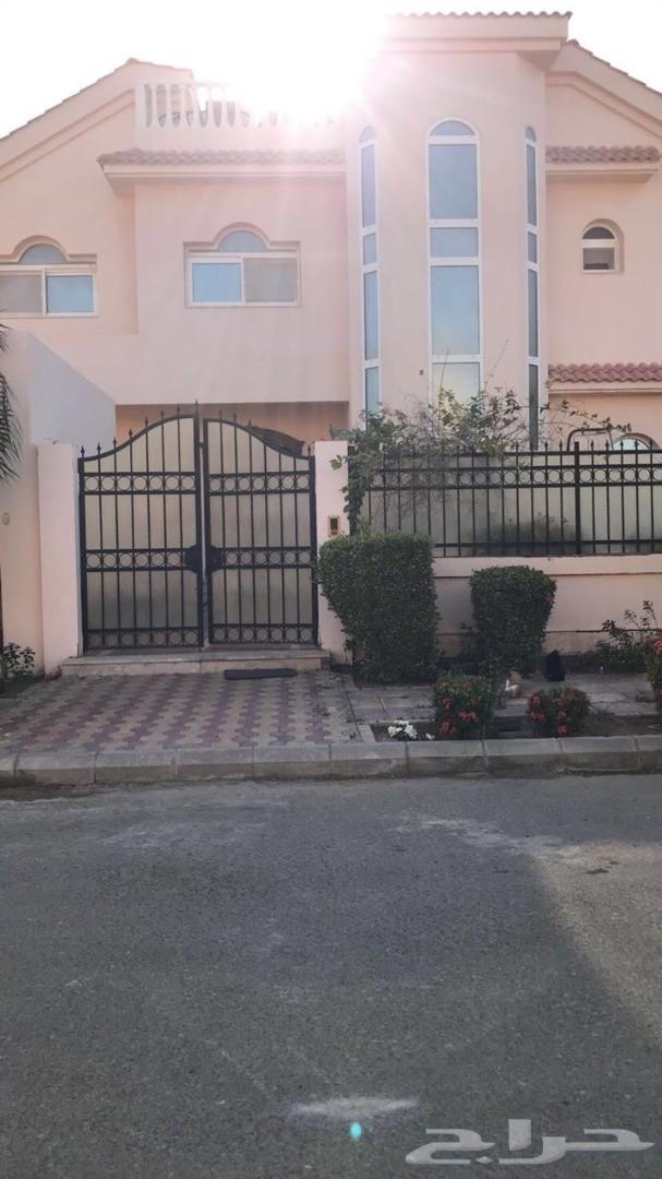 فيلا في مدينه البحيرات للأيجار على البحر