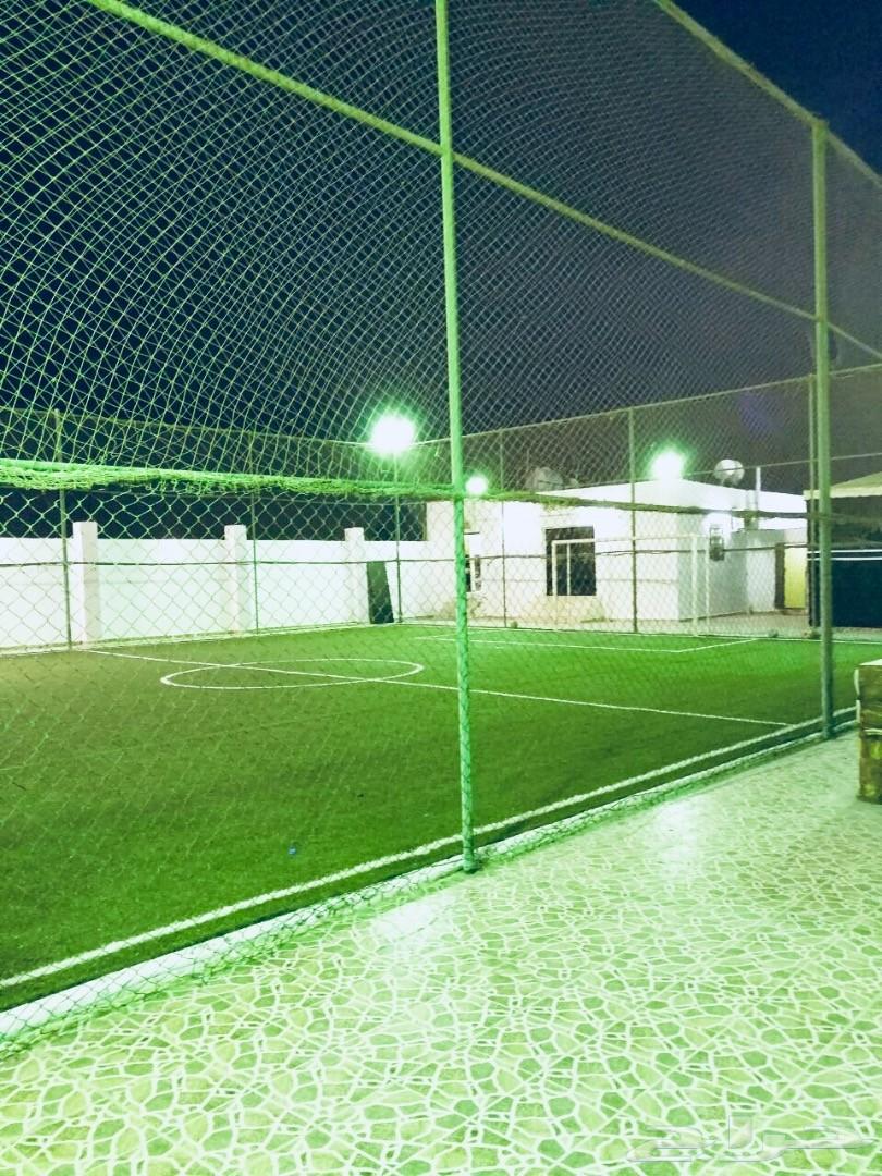استراحة بالحرزات الشماليه كبيره وجميله مسبحين