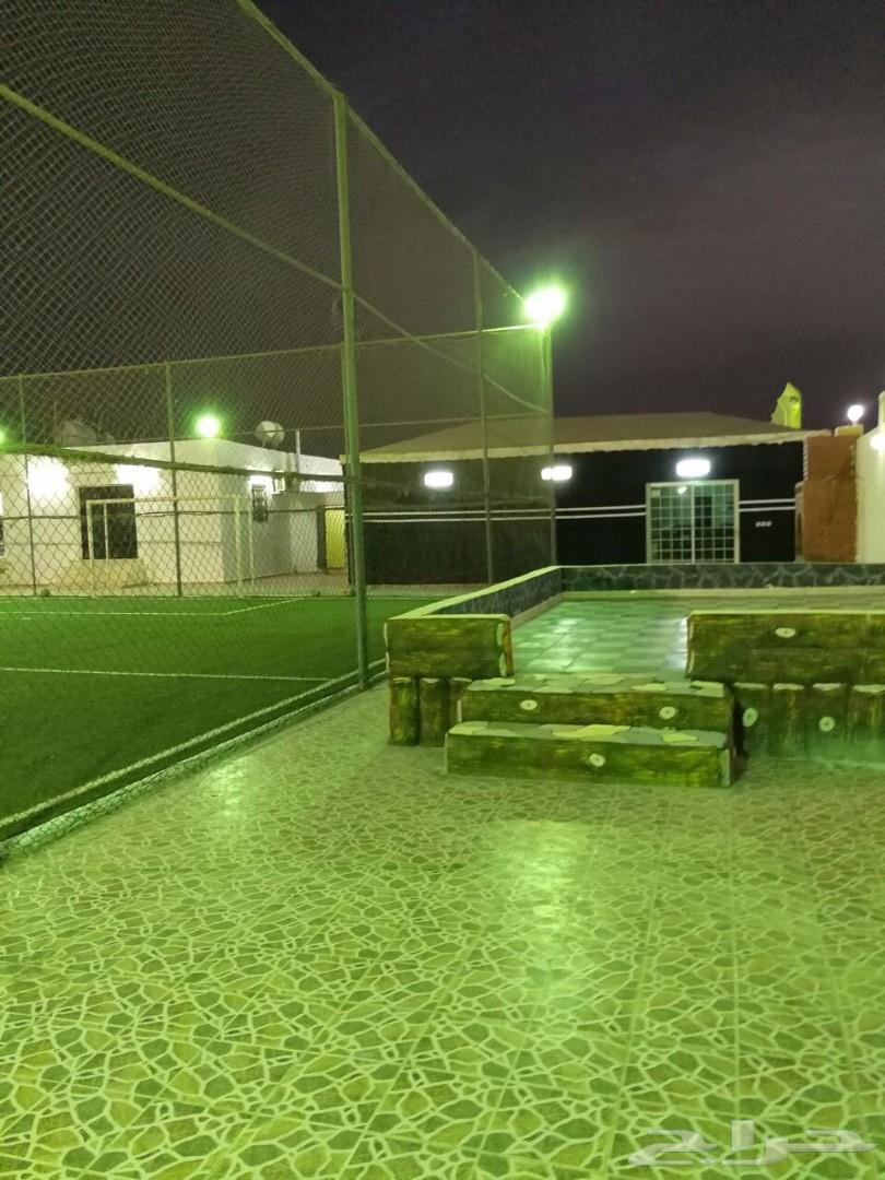 استراحة بالحرزات الشماليه كبيره وجميله مسبحين