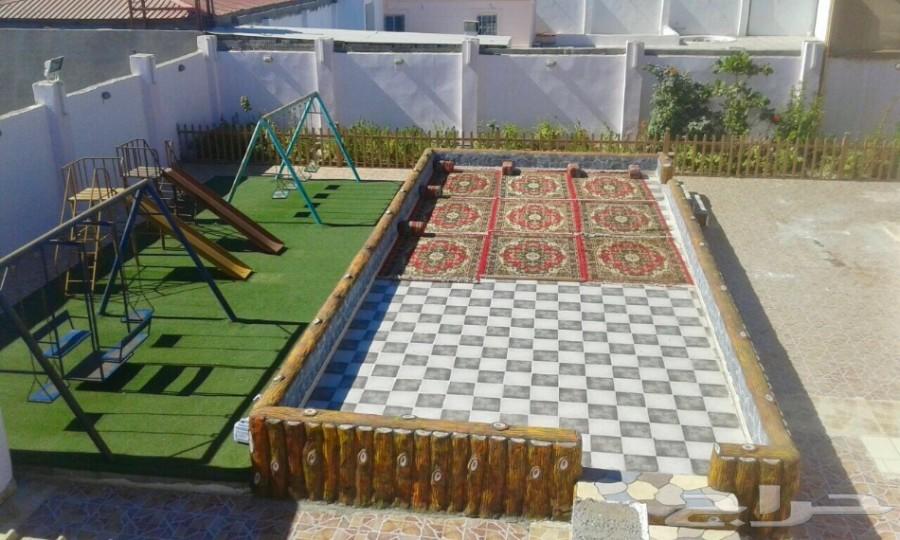 استراحة بالحرزات الشماليه كبيره وجميله مسبحين