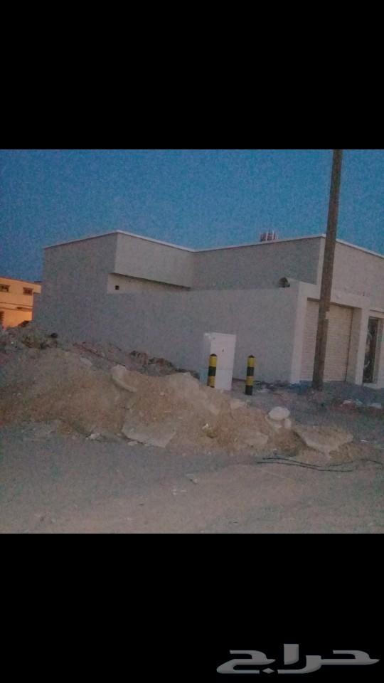 للبيع بالقيصومة بيت حر جديد حد 350 الف صافي