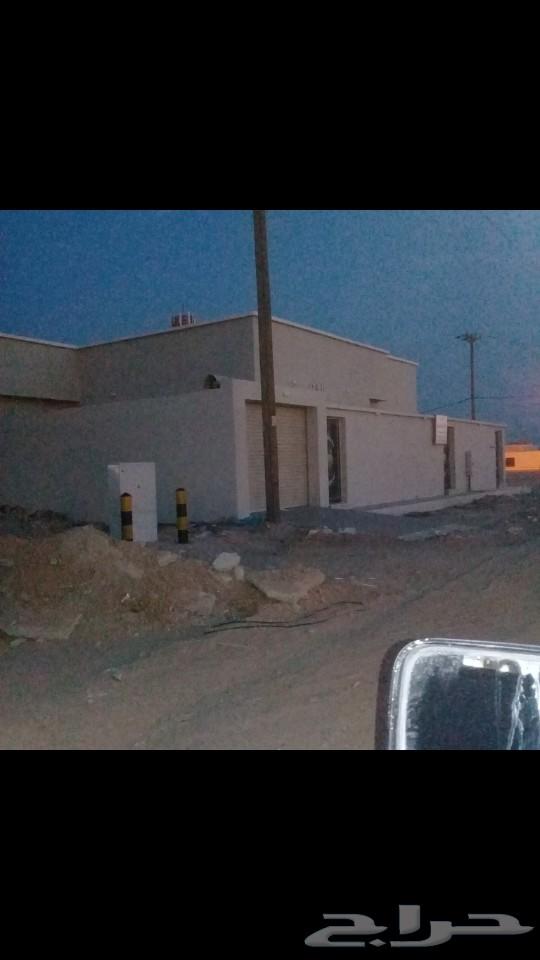 للبيع بالقيصومة بيت حر جديد حد 350 الف صافي