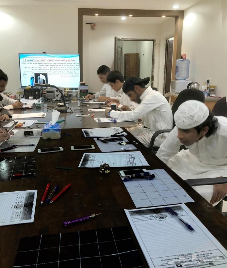 تعلم صيانة الجوال .. تدريب مسائي