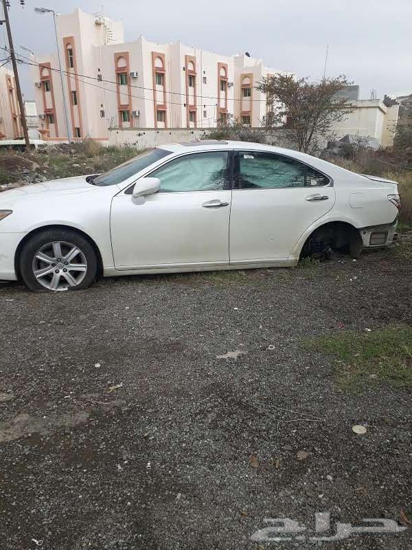 للبيع لكزز قطع