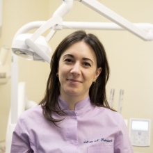 Ingrandire l'immagine: Nicoletta Petrazzuoli, dentista Caserta