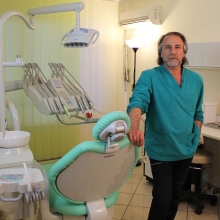 Ingrandire l'immagine: Antonio Apicella, dentista Salerno