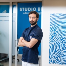 Ingrandire l'immagine: Michele Bina, dentista Cagliari