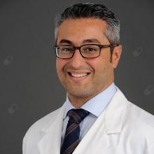 Ingrandire l'immagine: Natale Ursino, chirurgo Squinzano