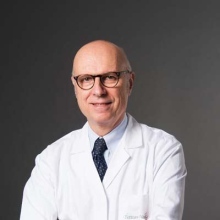 Ingrandire l'immagine: Enzo Berardesca, dermatologo Roma