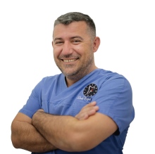 Ingrandire l'immagine: Erjol Zaka, dentista Prevalle