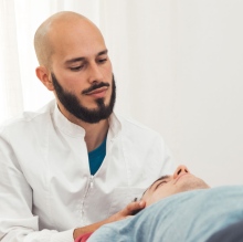Ingrandire l'immagine: Aris Kourtis, osteopata Roma