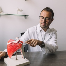 Ingrandire l'immagine: Eugenio Cesari, ortopedico Curno